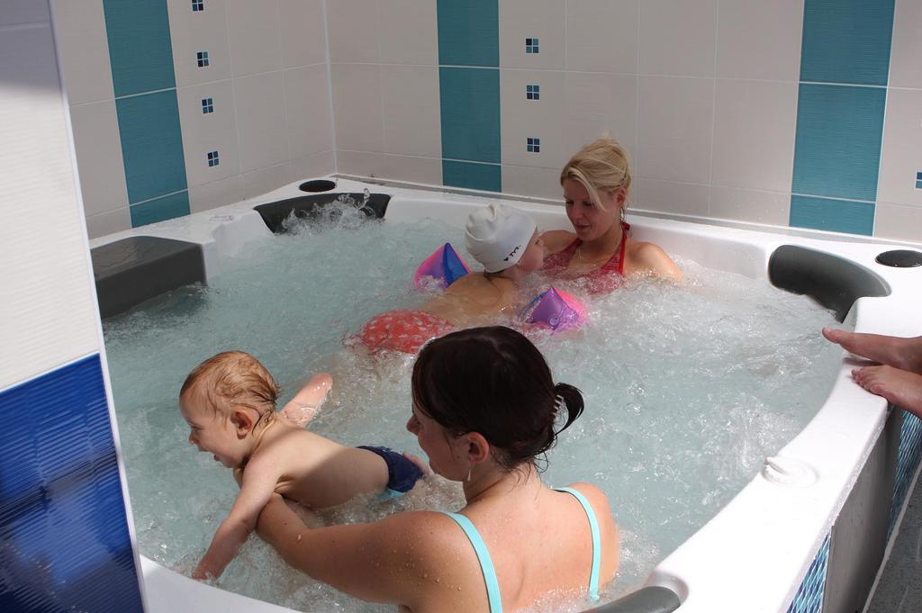 Camping Oase Praha Hotell Zlatníky Eksteriør bilde