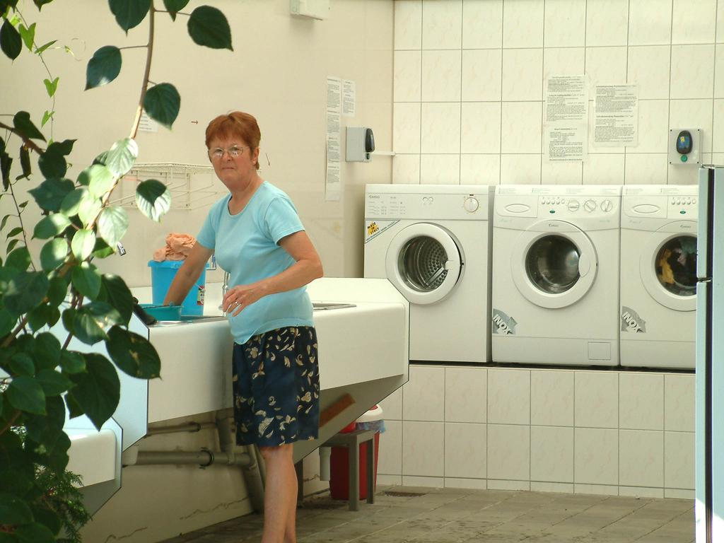 Camping Oase Praha Hotell Zlatníky Eksteriør bilde