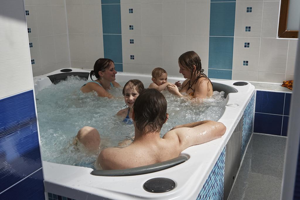 Camping Oase Praha Hotell Zlatníky Eksteriør bilde